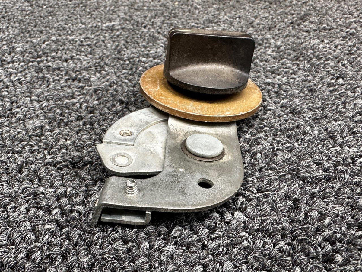 Mooney Aircraft Parts & Accessories 1520 Mooney M20K Overhead Cabin Air Vent Handle Assembly