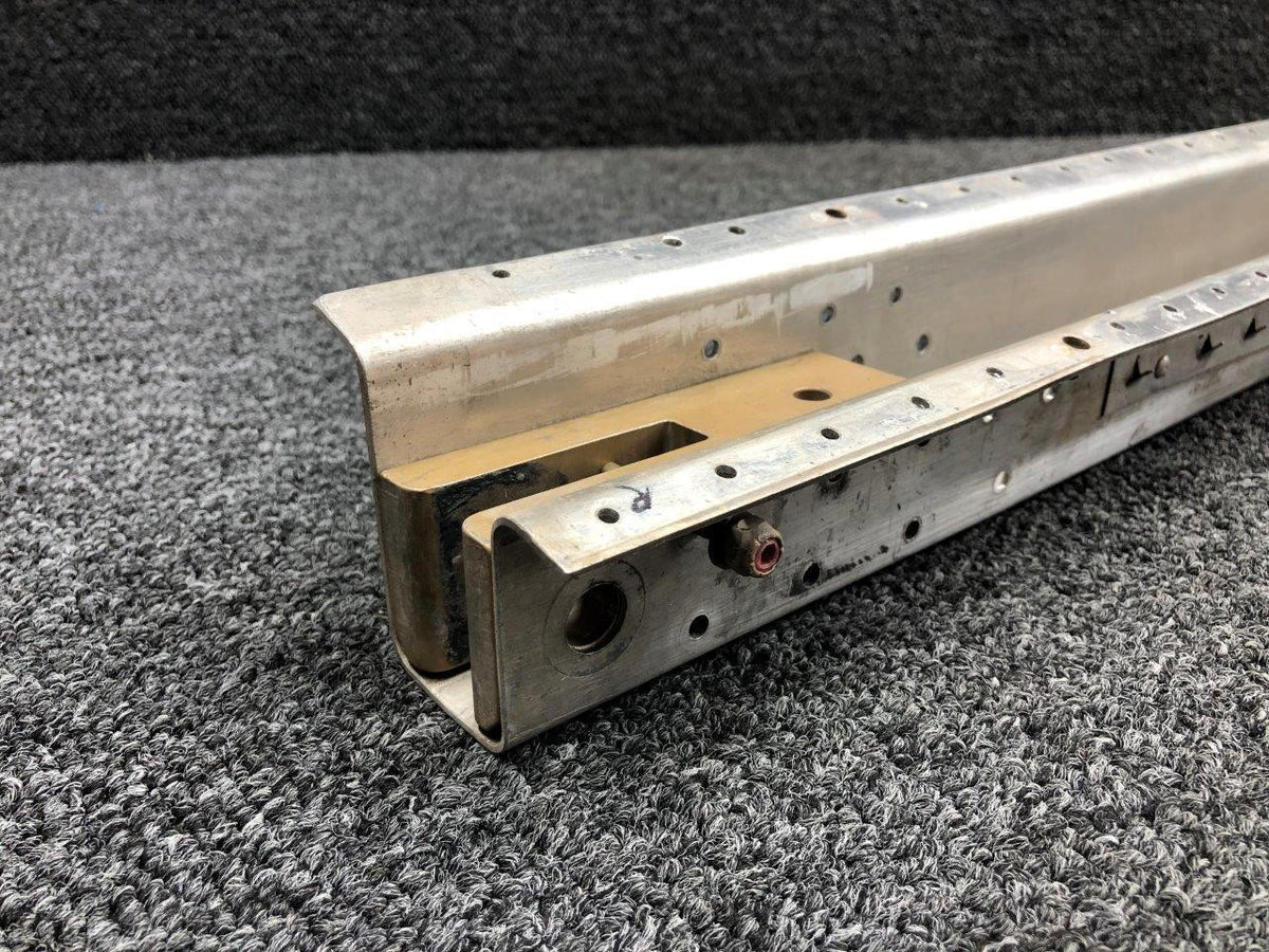 Cessna Aircraft Parts 1211774-1 Cessna T210L Forward Upper Spar Assembly