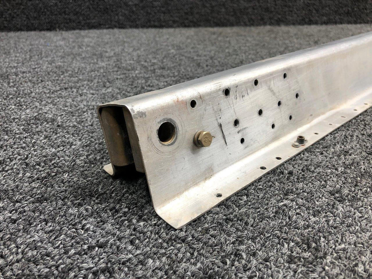 Cessna Aircraft Parts 1211774-1 Cessna T210L Forward Upper Spar Assembly