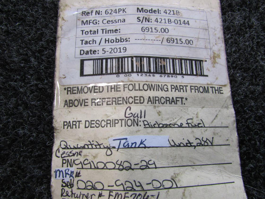 Gull Airborne 020-924-001 (Alt: 9910082-29) Gull Fuel Quantity Tank Unit with Retainer (28V)