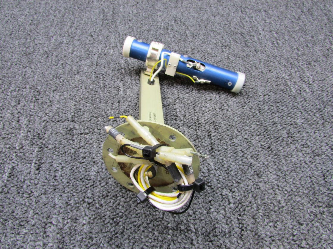 Consolidated Airborne Systems PAA700-7, FMB938-1 CAS Fuel Transmitter RH with Mount (Volts: 28)