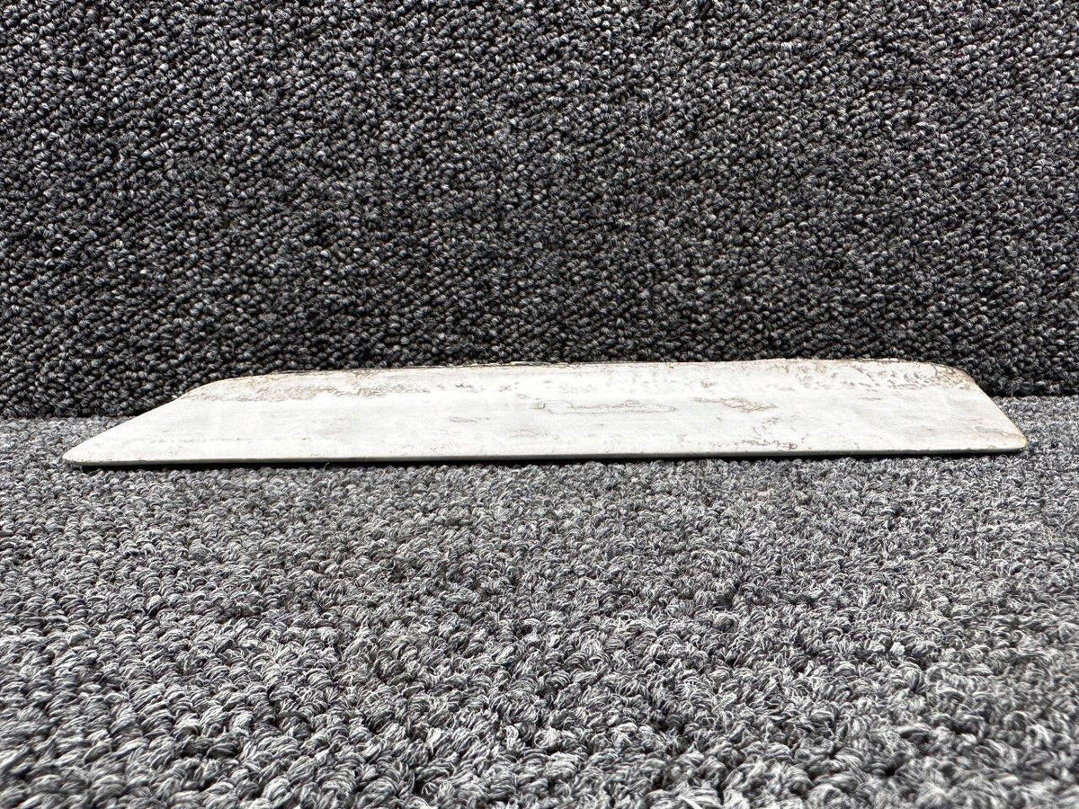 Communication Components 35-5016 Communication Components Blade Antenna (Minor Corrosion)