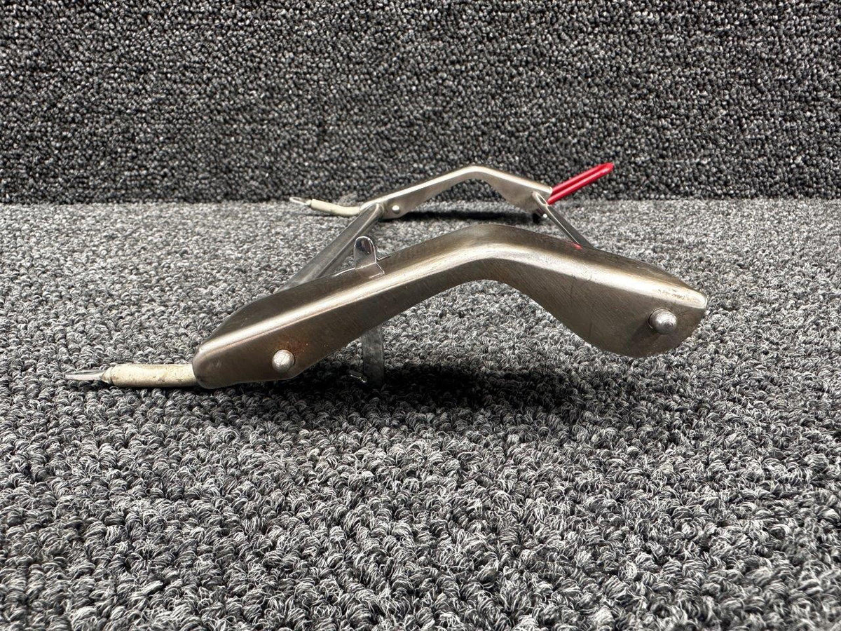 Beechcraft Parts 002-430055-1, 002-430008-135 Beech F33A Openable Window Latch Assembly LH
