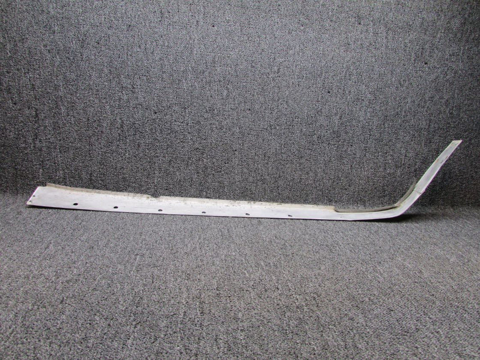 0426003-19 Cessna 150D Lower Wing Fairing RH (White)