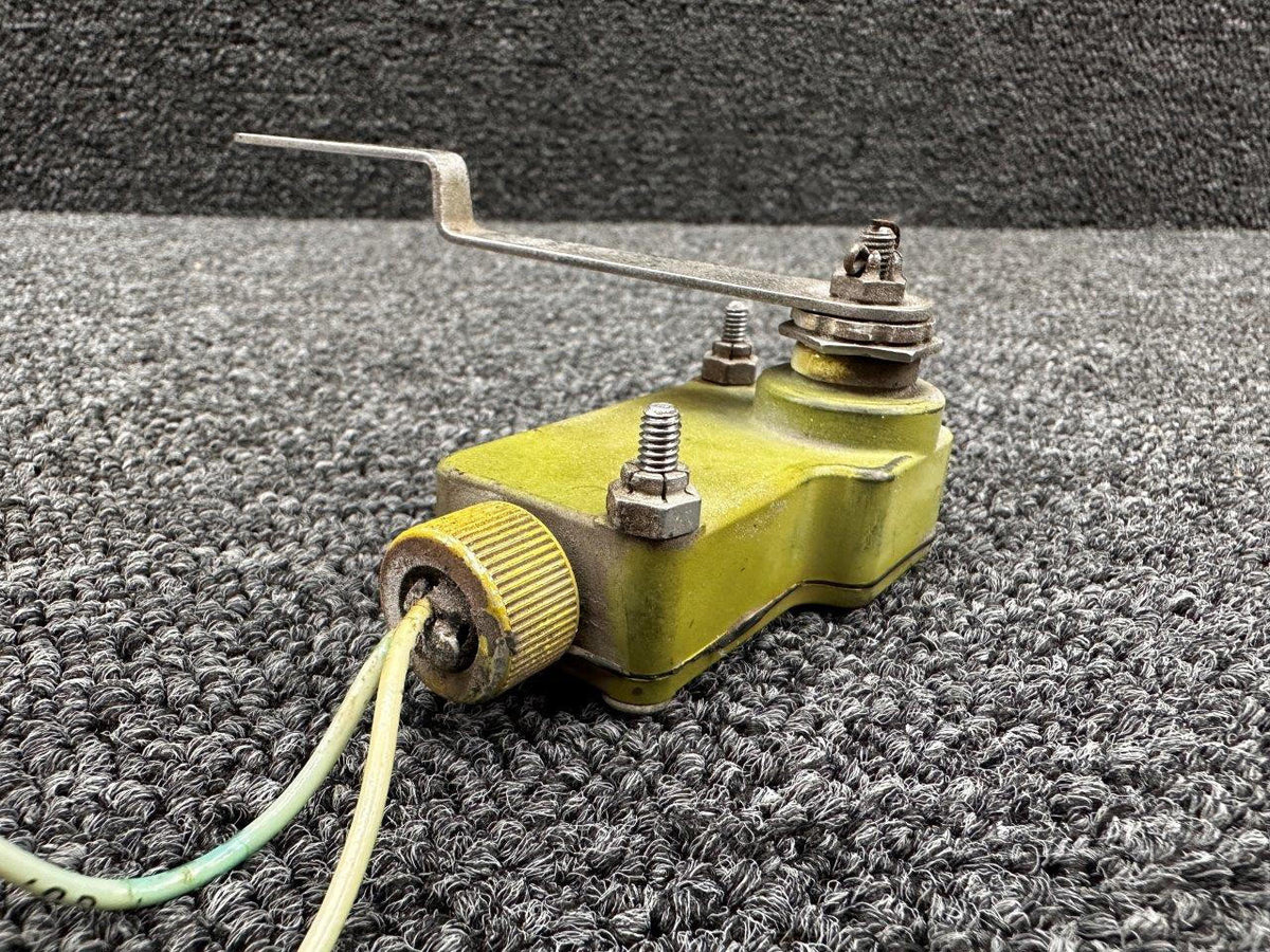Microswitch 1VA-47 (Use: IVA-47) Micro Switch Landing Gear Uplock Micro Switch