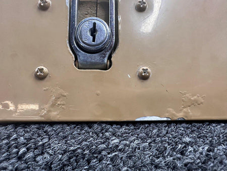 Cessna Aircraft Parts 1211141-8, 1211128-1 Cessna 210 Baggage Door Structure with Lock and Ring Pull