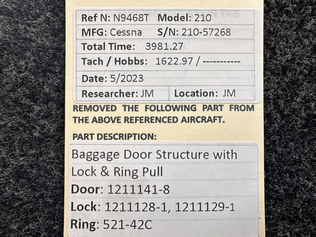 Cessna Aircraft Parts 1211141-8, 1211128-1 Cessna 210 Baggage Door Structure with Lock and Ring Pull