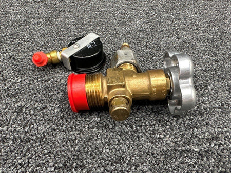 Beechcraft Parts Beechcraft 95-C55 Oxygen Regulator Valve with Gauge