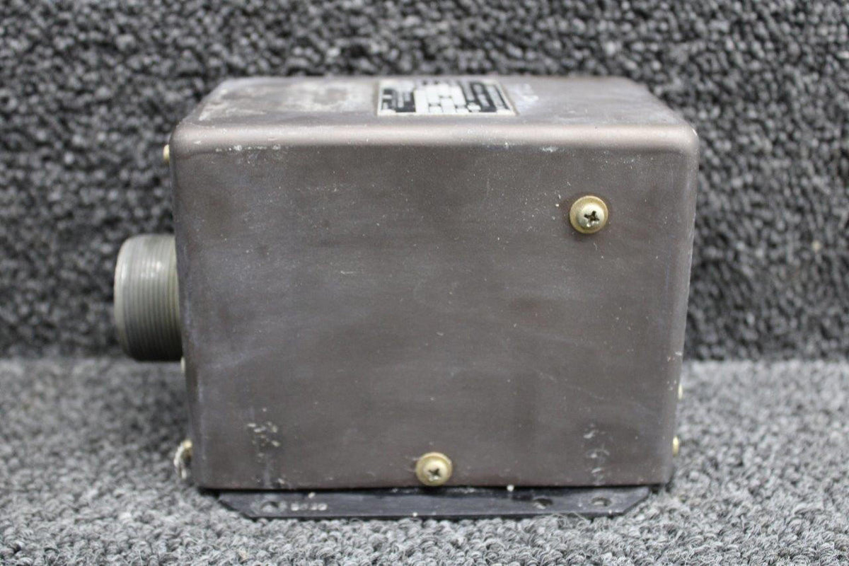Lear Siegler 51539-002A Lear Siegler Inc DC Generator Control Unit (Volts: 28) (Amps: 10)