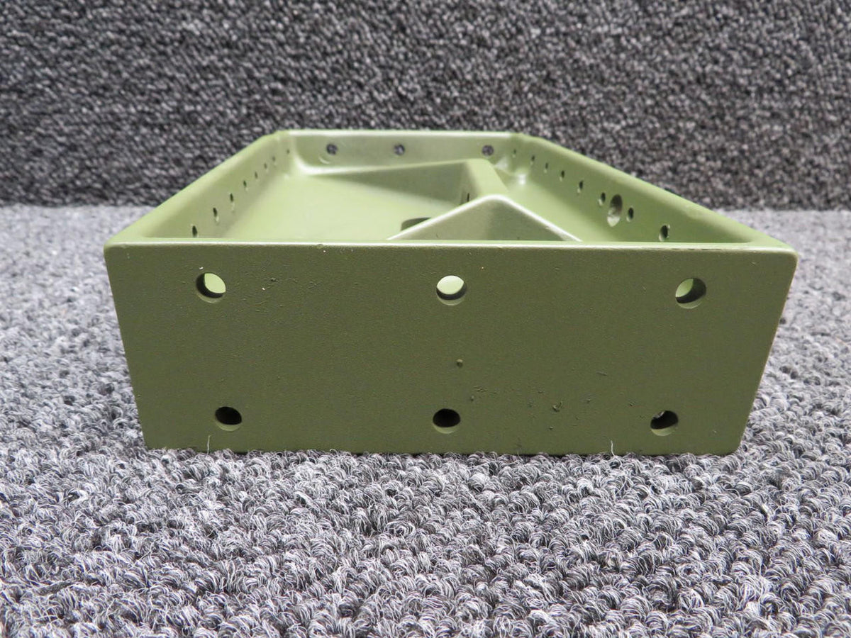 Cessna Aircraft Parts 0541122-2 Cessna 172G Main Gear Support Inboard RH (Zinc Chromated)