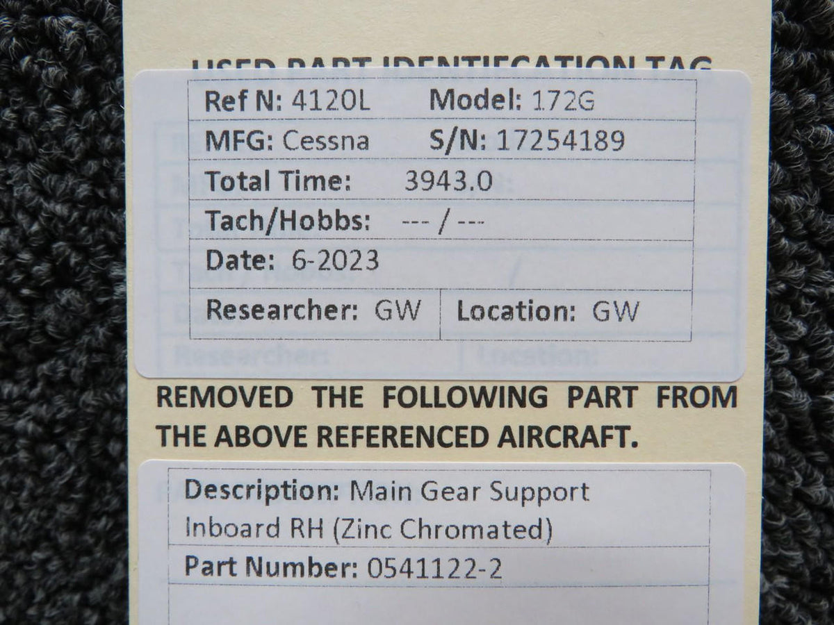 Cessna Aircraft Parts 0541122-2 Cessna 172G Main Gear Support Inboard RH (Zinc Chromated)
