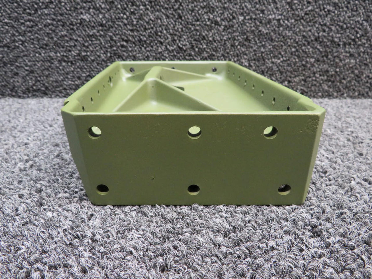 Cessna Aircraft Parts 0541122-2 Cessna 172G Main Gear Support Inboard RH (Zinc Chromated)