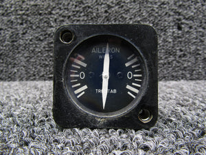8DJ49GCZ-2 (Alt: 3880026-505) GE Aileron Position Indicator (Volts: 28)