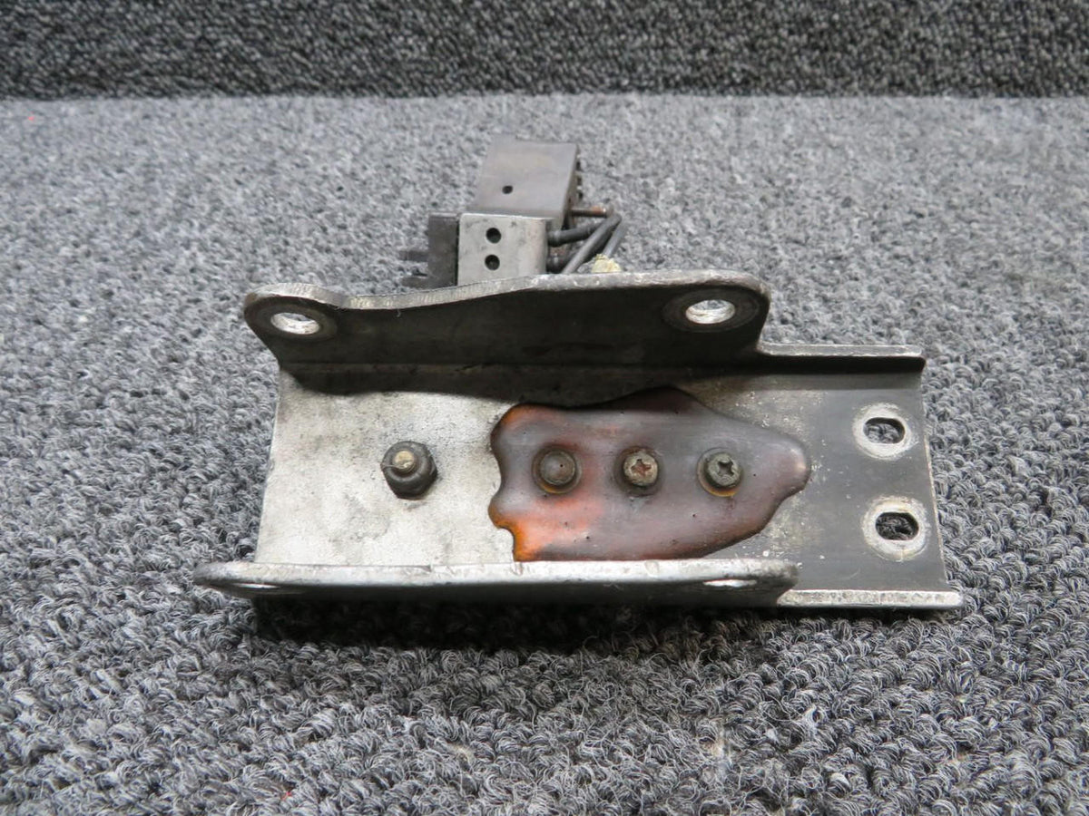Does Not Apply C-40029, C-40179 De-Ice Bracket and Block Assembly