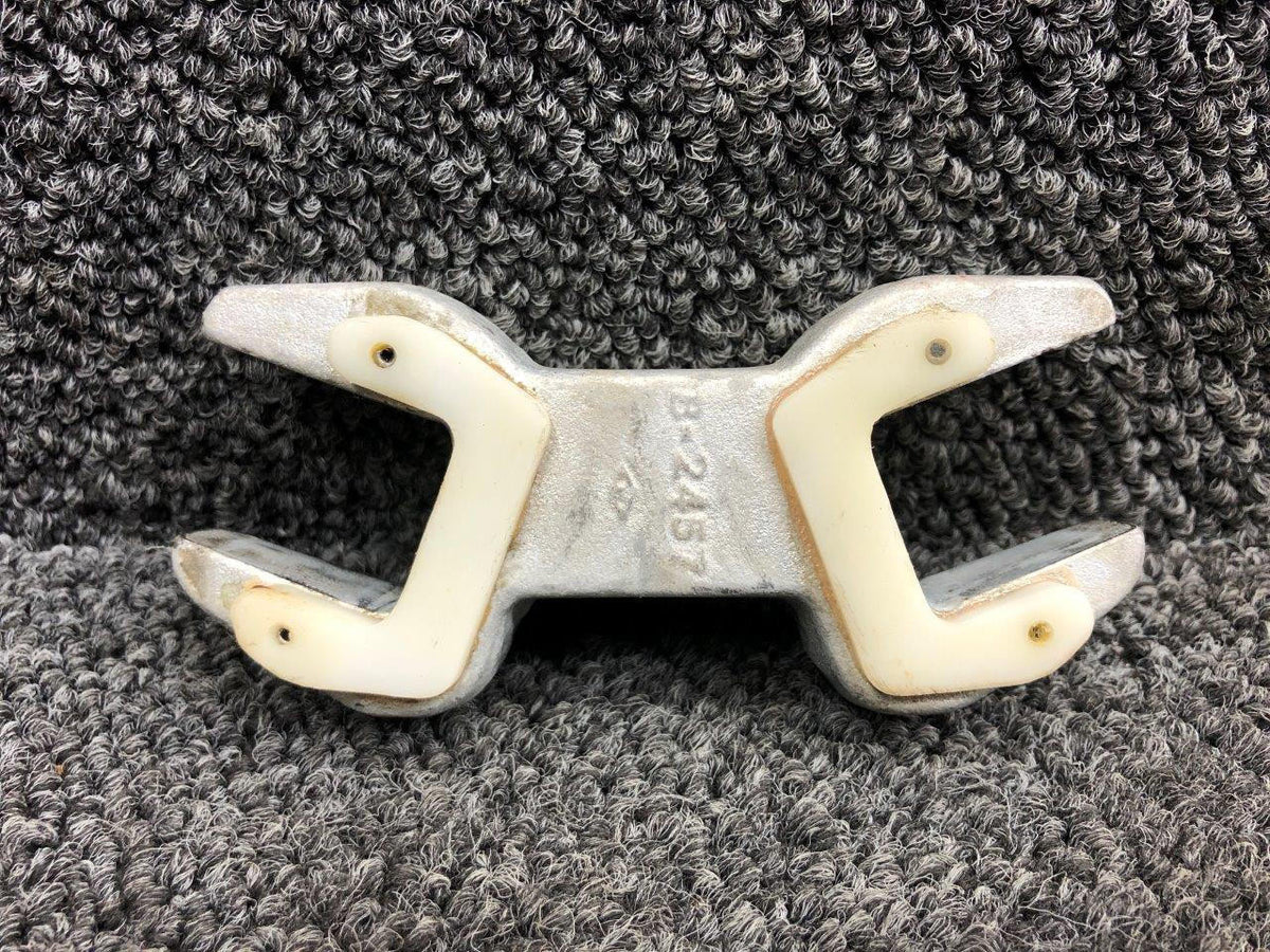 Hartzell B-2457 Hartzell Internal Propeller Blade Fork (2 Blade)