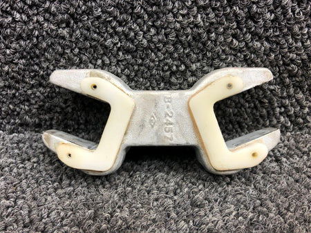 Hartzell B-2457 Hartzell Internal Propeller Blade Fork (2 Blade)