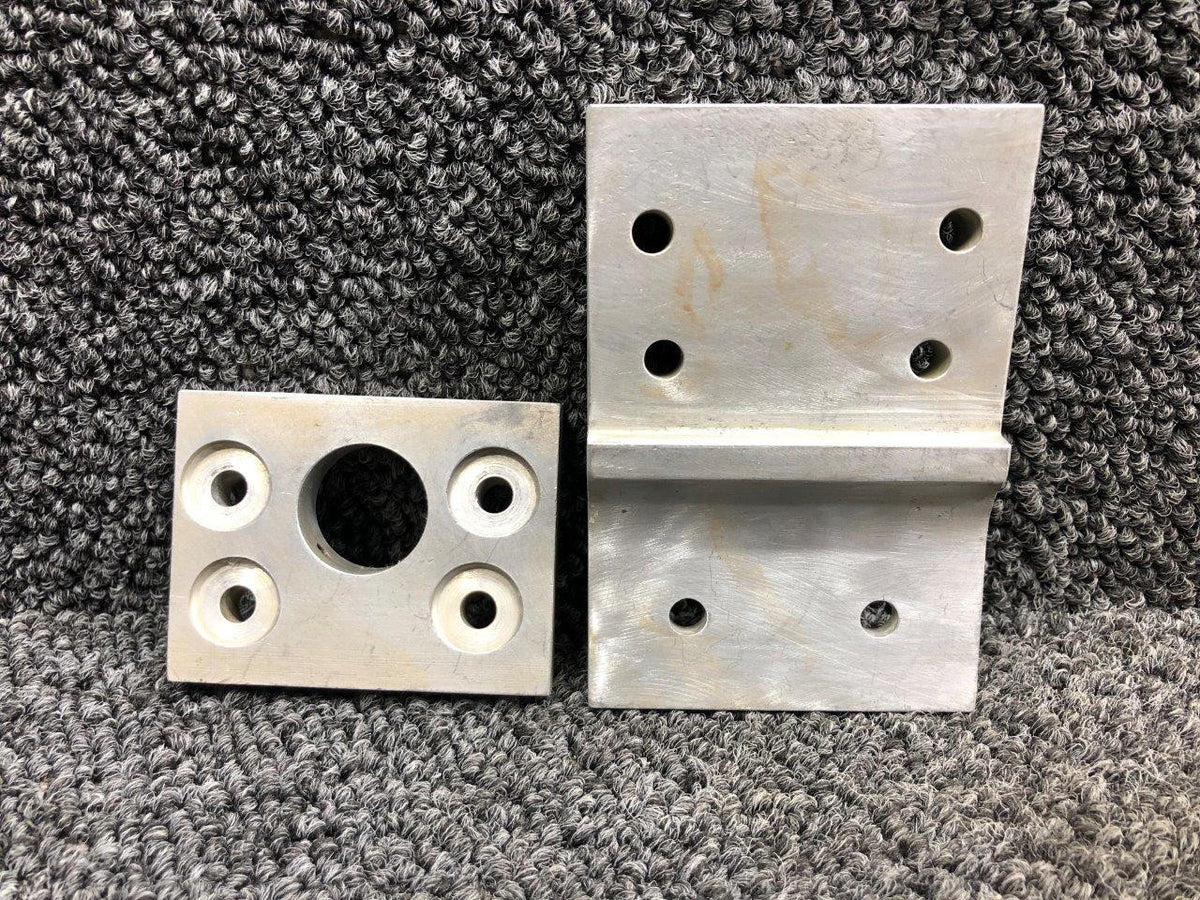 Mooney Aircraft Parts & Accessories 210067-009 (Use: 210067-001) Mooney Main Gear Attach Bracket RH (Minus Zerk)