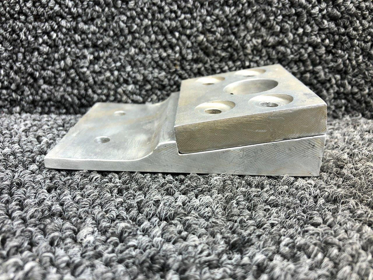 Mooney Aircraft Parts & Accessories 210067-009 (Use: 210067-001) Mooney Main Gear Attach Bracket RH (Minus Zerk)