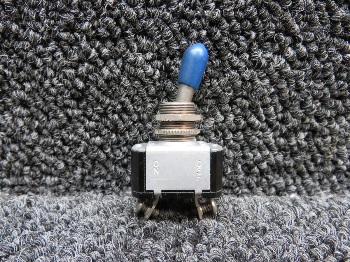 Cutler-Hammer MS35058-22 (Alt: 8801K22) Cutler-Hammer Toggle Switch Assembly