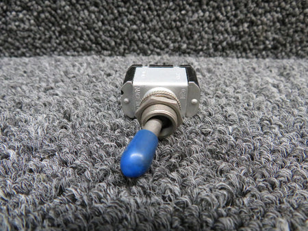Cutler-Hammer MS35058-22 (Alt: 8801K22) Cutler-Hammer Toggle Switch Assembly