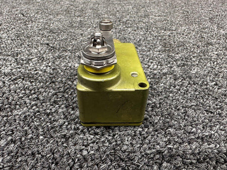 Mooney Aircraft Parts & Accessories 2VA1 Mooney Micro Switch Assembly