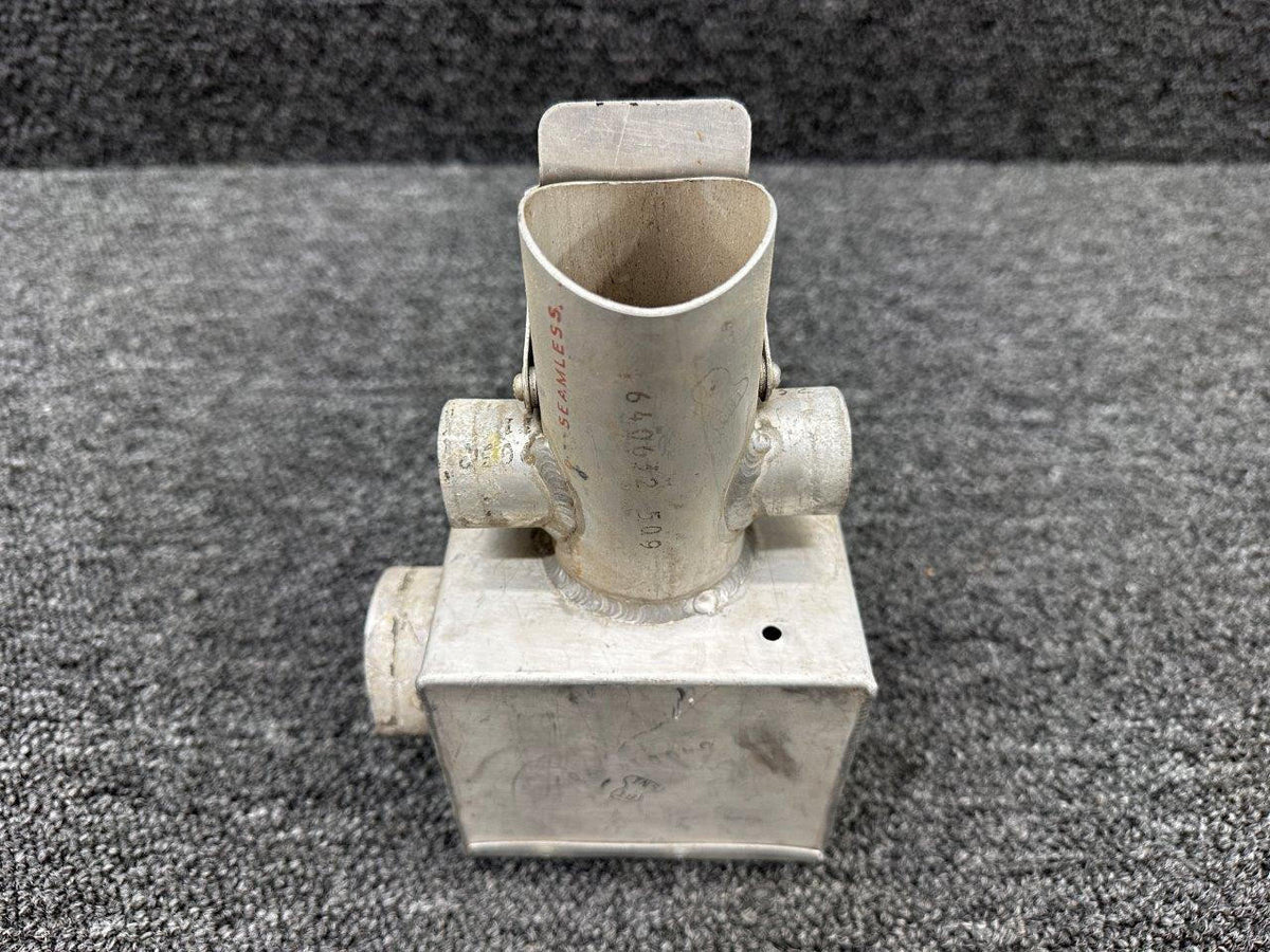 Mooney Aircraft Parts & Accessories 640032-509 Mooney Pilot’s Outlet Assembly (Minus Valve)