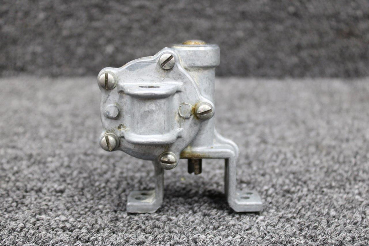 N7915YKW99-N7