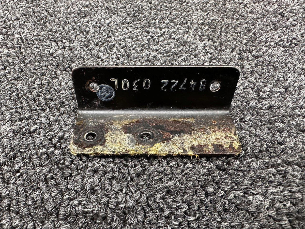 Piper Aircraft Parts 84722-030 Piper PA46-310P Center Seat Bracket