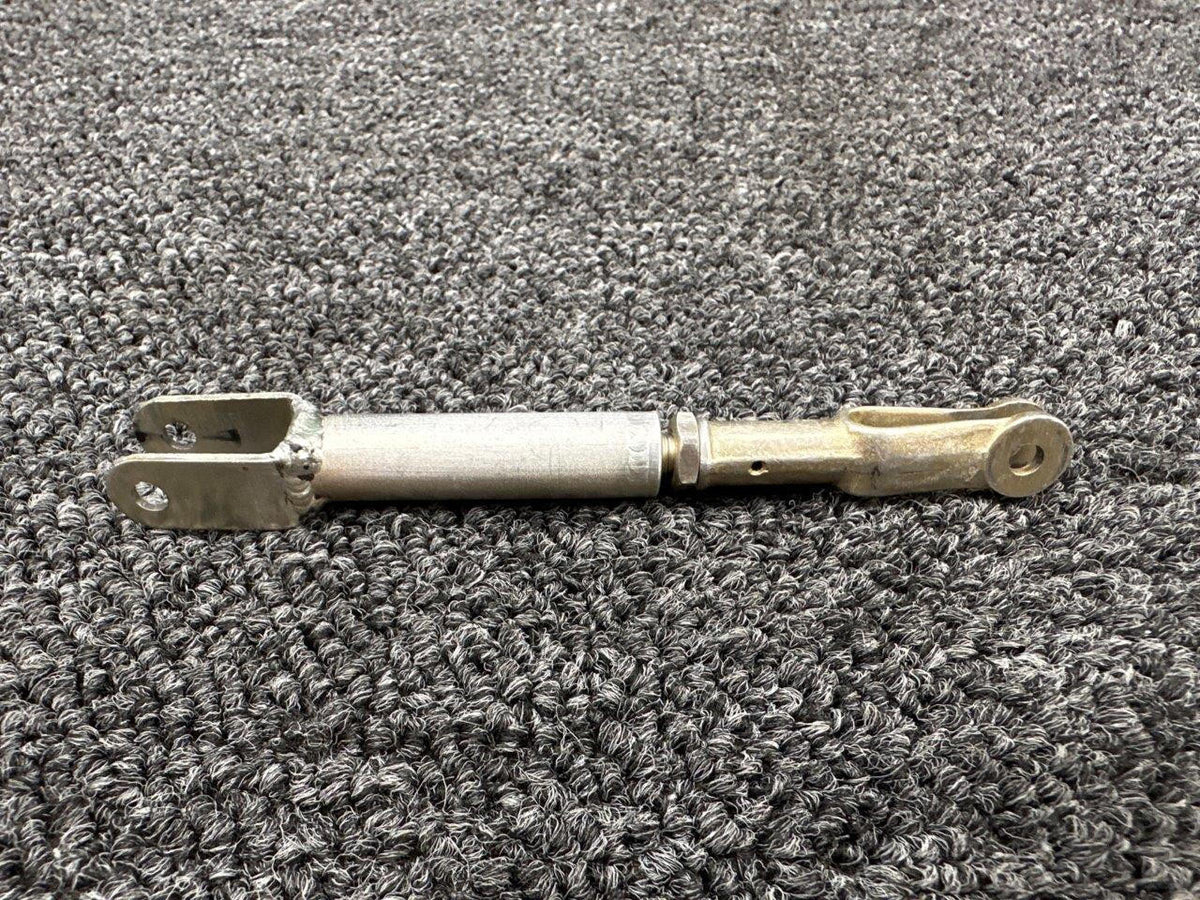 Piper Aircraft Parts 82775-002 Piper PA46-310P Upper Cabin Door Clevis