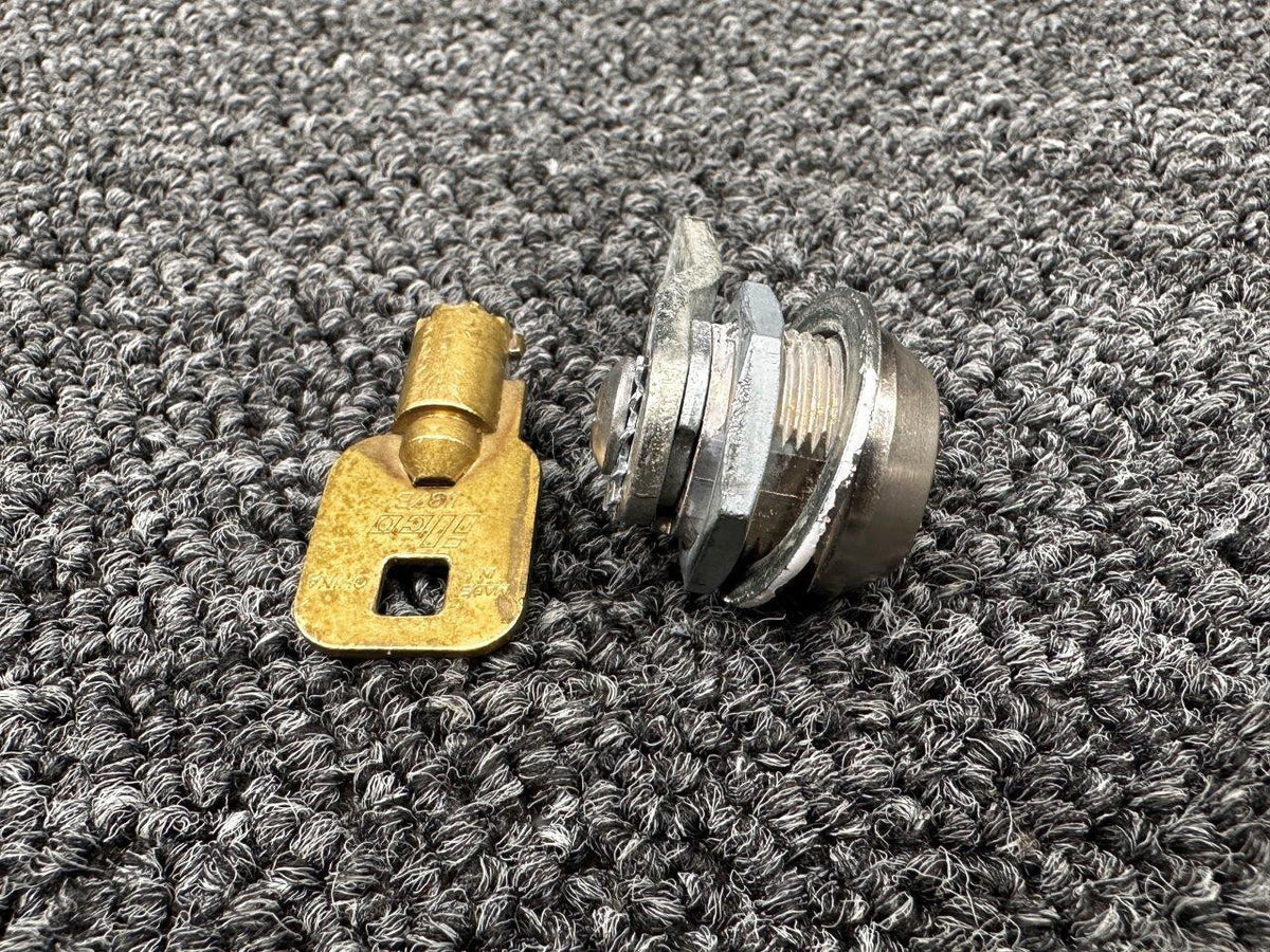 Piper Aircraft Parts 83270-003 (Use: 83270-002) Piper PA46-310P Cabin Door Lock with Key