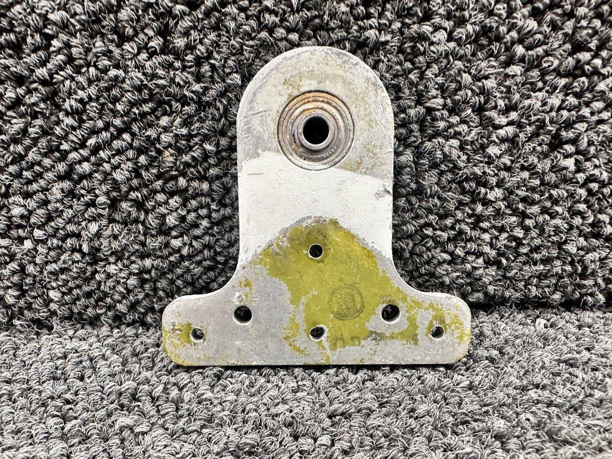 Piper Aircraft Parts 83425-002 Piper PA46-310P Vertical Hinge Center