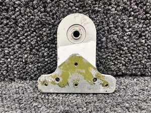 83425-002 Piper PA46-310P Vertical Hinge Center