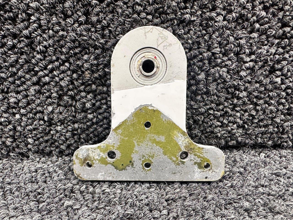 Piper Aircraft Parts 83425-002 Piper PA46-310P Vertical Hinge Center