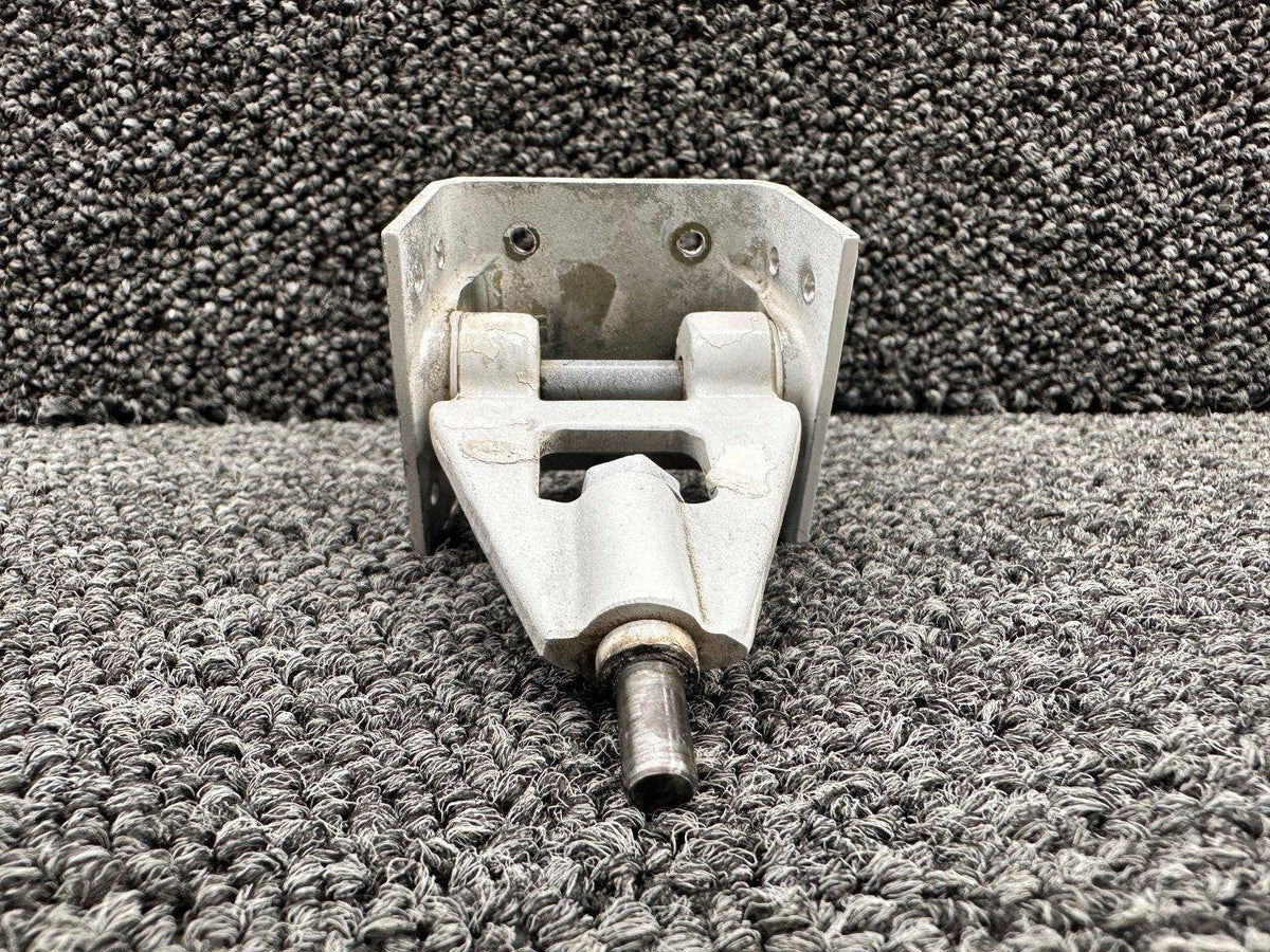 Piper Aircraft Parts 82875-002 (Use: 106709-002) Piper PA46-310P Aileron Drive Fitting