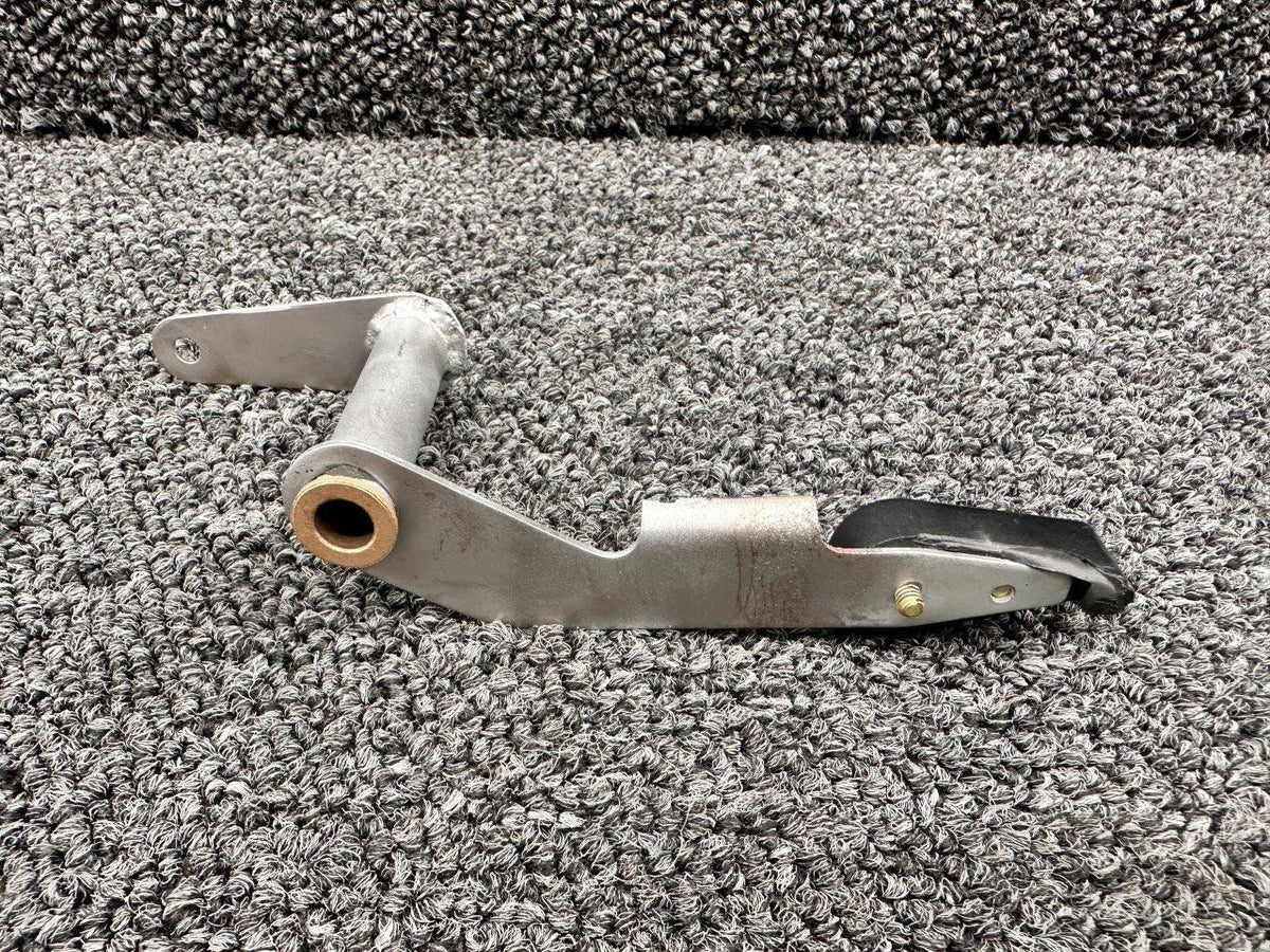 Piper Aircraft Parts 85090-002 Piper PA46-310P Flap Lever Assembly with Knob