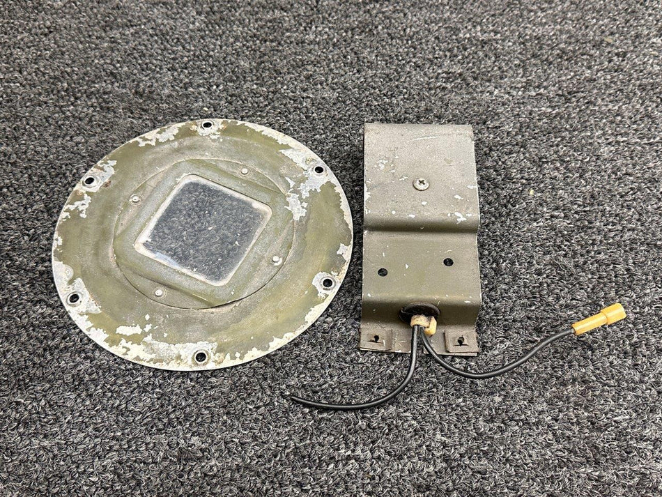 0762035-1, 0762036-1 Cessna 182Q Courtesy Light Assembly (Volts: 24)