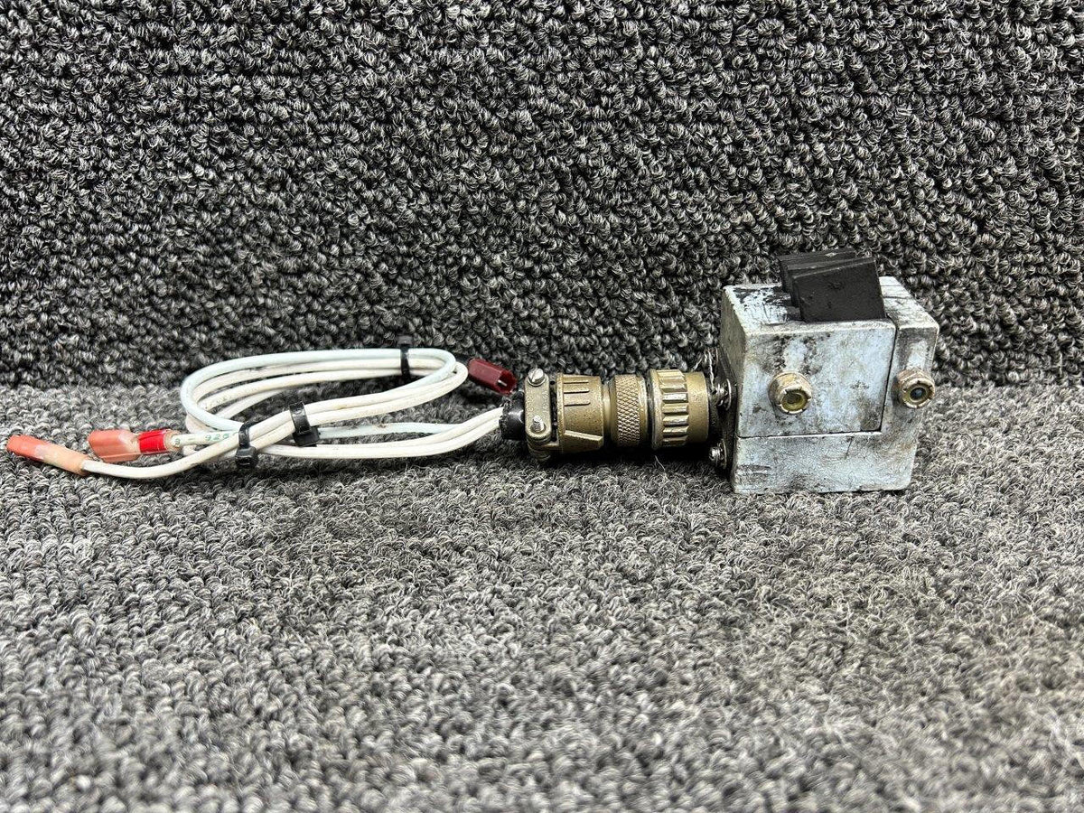 Beechcraft Parts 4E1387-5 (Use: 90-3085-1) Beech Propeller De-Ice Brush Block Assy (2 Blade)