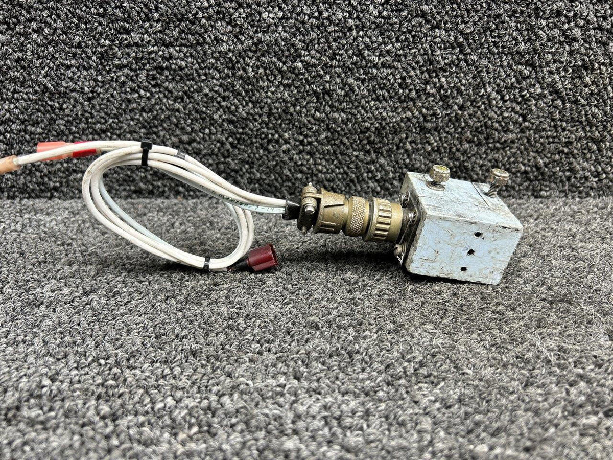 Beechcraft Parts 4E1387-5 (Use: 90-3085-1) Beech Propeller De-Ice Brush Block Assy (2 Blade)
