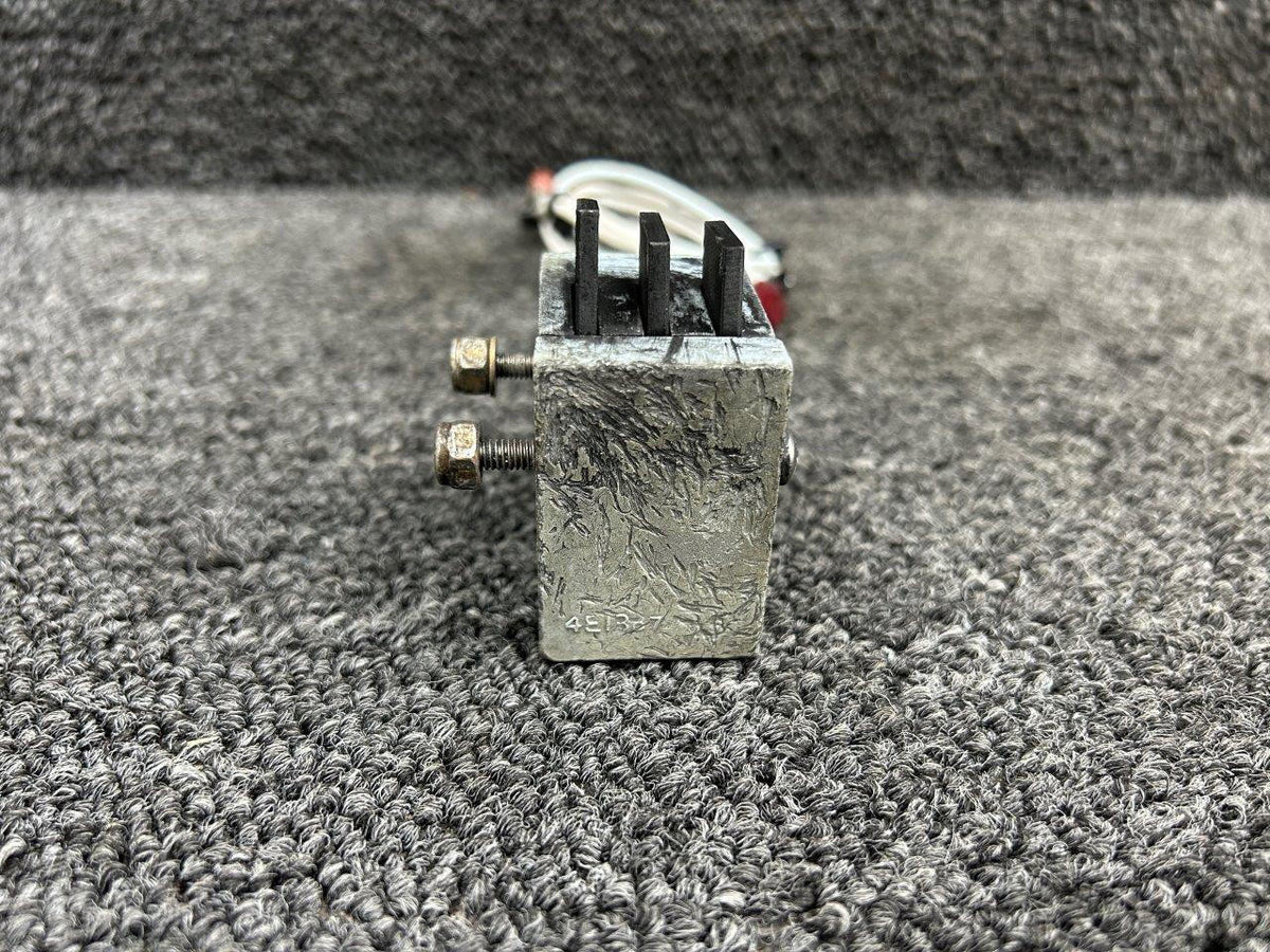 Beechcraft Parts 4E1387-5 (Use: 90-3085-1) Beech Propeller De-Ice Brush Block Assy (2 Blade)