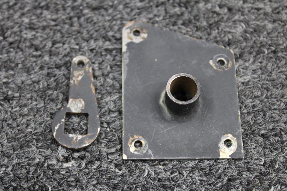 Piper Aircraft Parts 65567-000, 20747-000 Piper PA28-235 Cabin Door Latch Plate and Link (No Shaft)