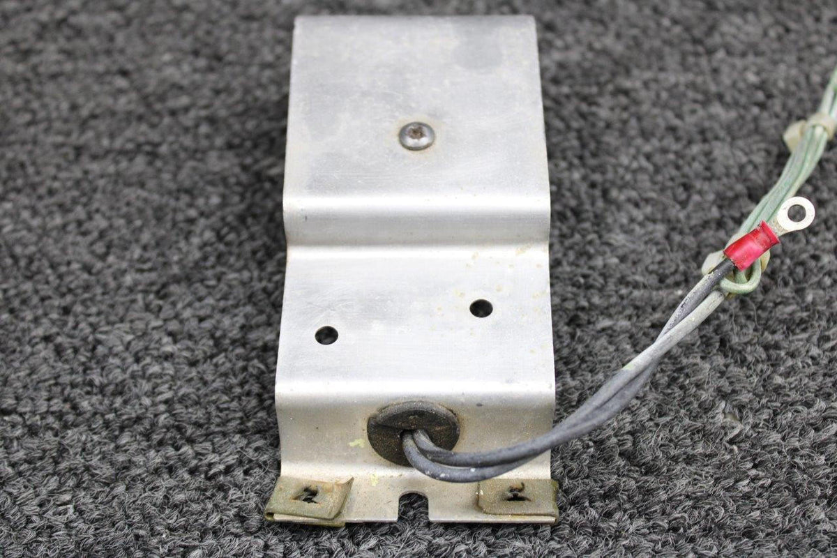 Cessna Aircraft Parts 0762035-1, 0762036-1 Cessna 182P Courtesy Light Assembly (Volts: 12)