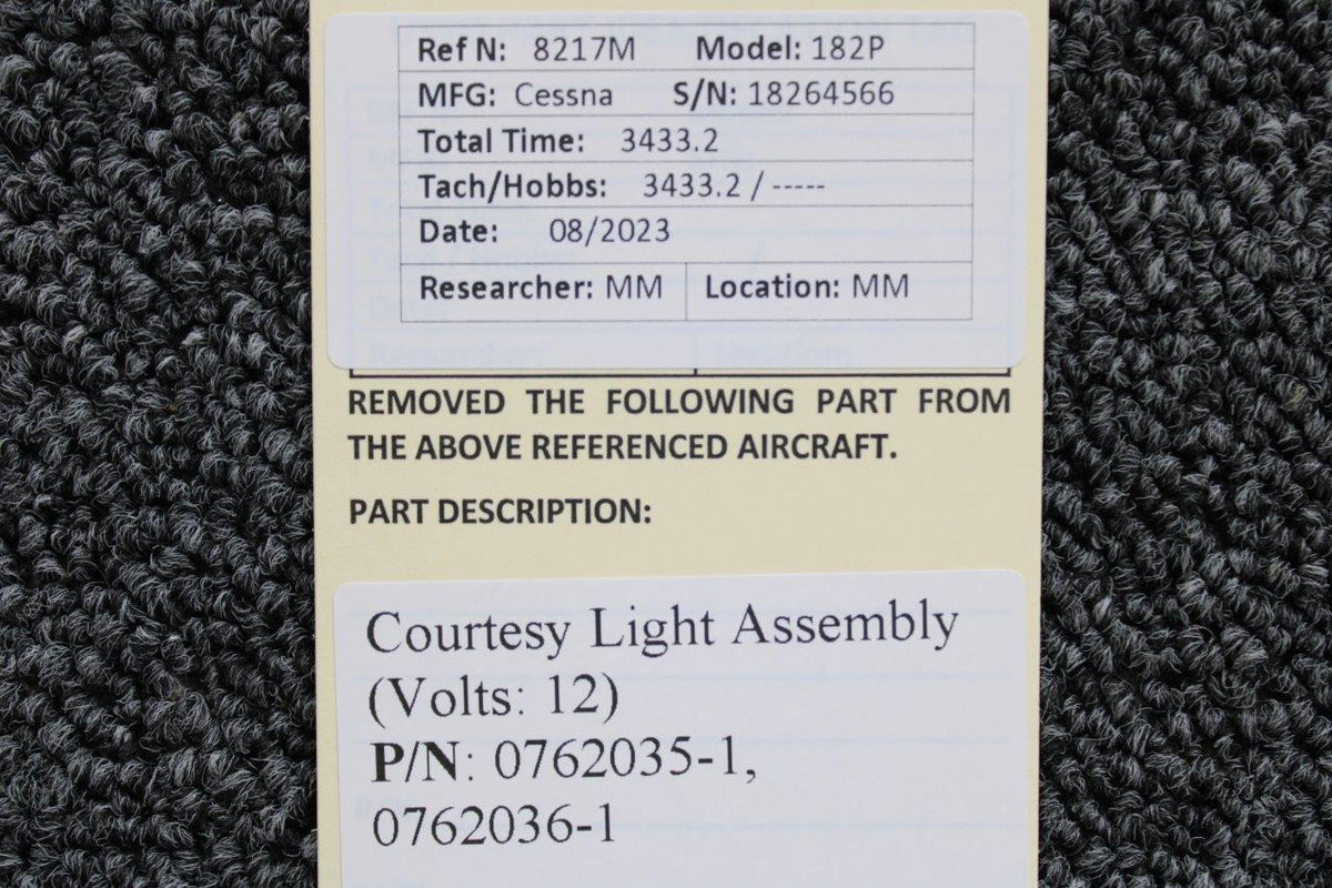 Cessna Aircraft Parts 0762035-1, 0762036-1 Cessna 182P Courtesy Light Assembly (Volts: 12)