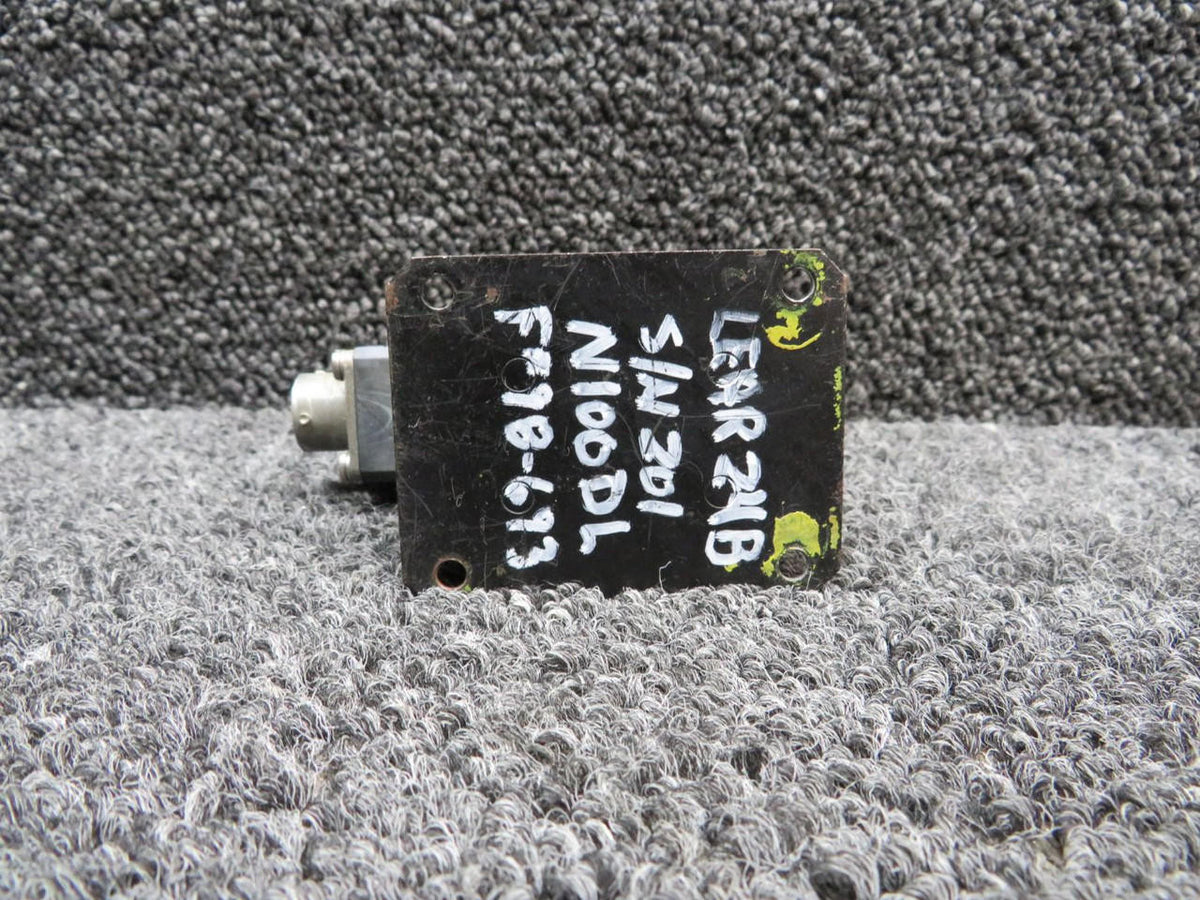 American Aerospace S201-800 American Aerospace Controls DC Current Level Detector (Volts: 28)