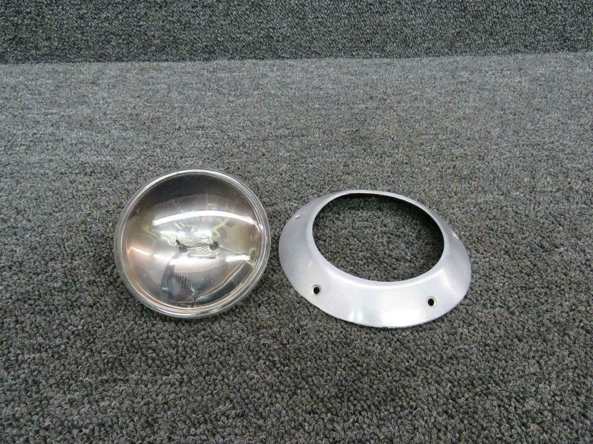 96-364045 Beech 95-C55 Nose Gear Taxi Light (Volts: 28) BAS Part Sales | Airplane Parts