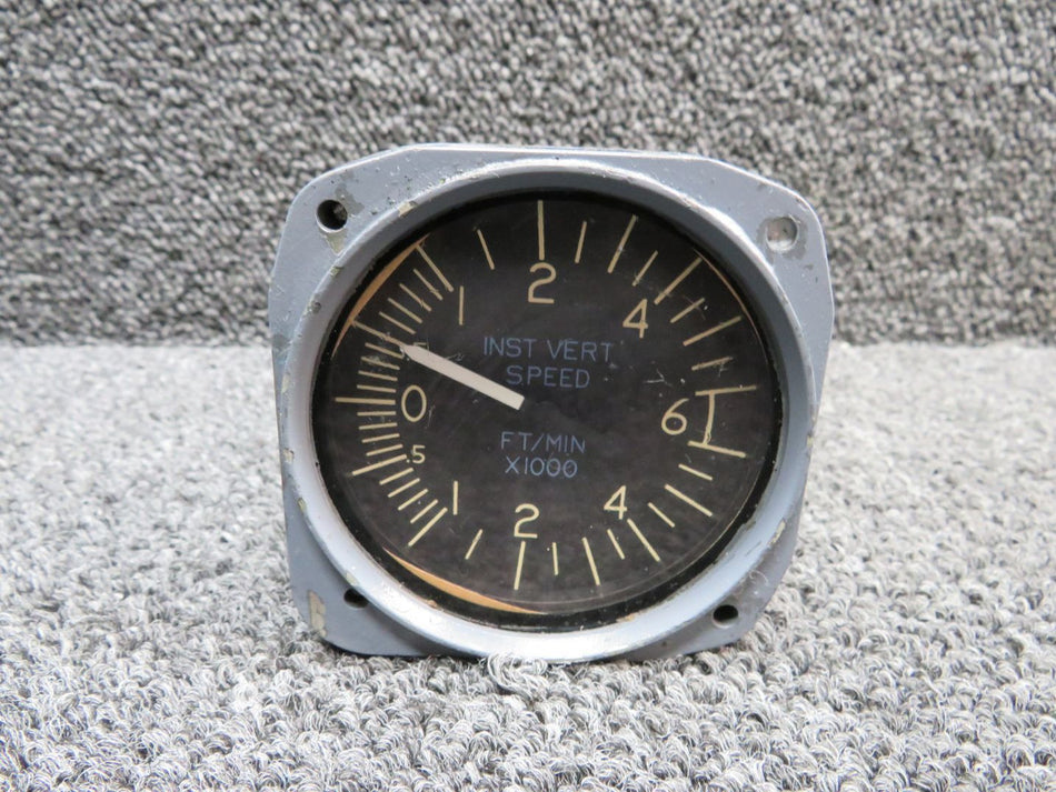32060-1117 (Alt: C661006-0101) Aerosonic Vertical Speed Indicator