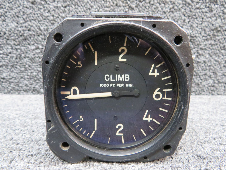 2680004-2 LearJet Rate of Climb Indicator, Lighted