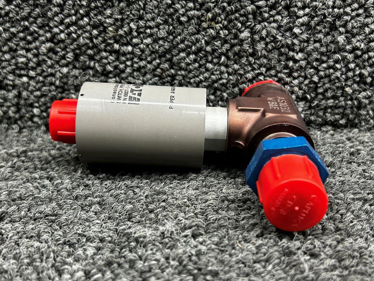 Eaton 6607-1-156 (Alt: 602-505) Eaton Wing Fuel Pressure Switch