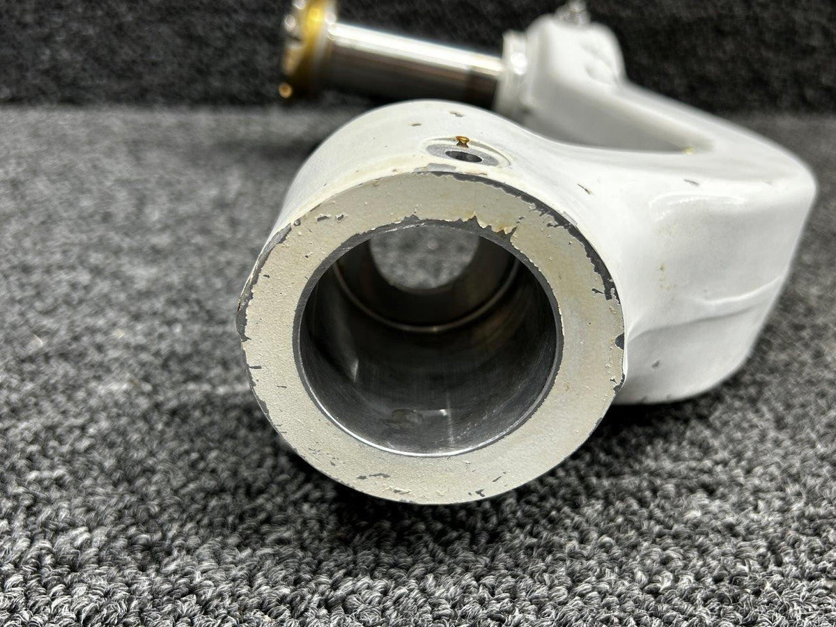 Piper Aircraft Parts 67099-004 Piper PA46-600TP Nose Gear Fork