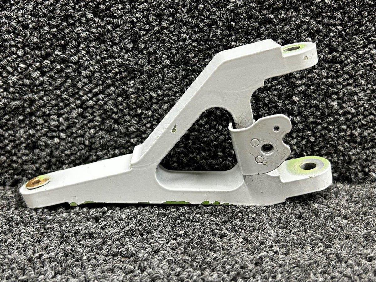 Piper Aircraft Parts 46W32A007-001 Piper PA46-600TP Lower Main Gear Torque Link LH (Damaged)