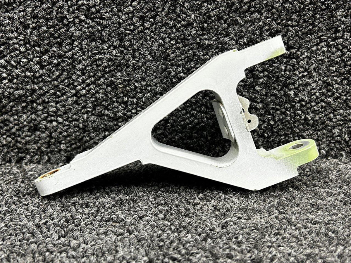 Piper Aircraft Parts 46W32A007-001 Piper PA46-600TP Lower Main Gear Torque Link LH (Damaged)